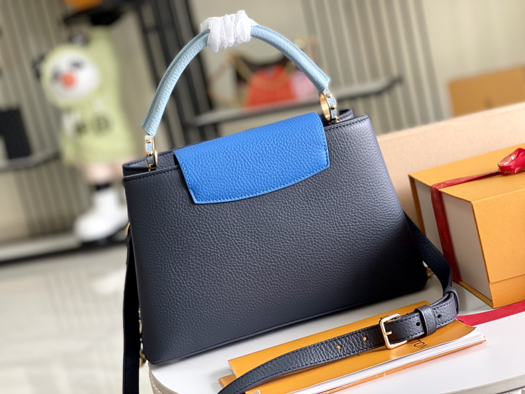 The Capucines MM handbag is refreshed for the new season: metallic - Bag 4