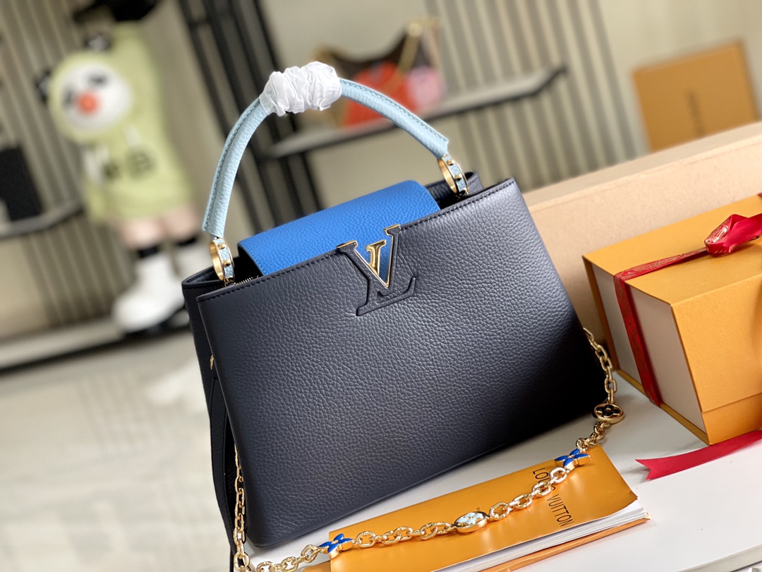 The Capucines MM handbag is refreshed for the new season: metallic - Bag 2