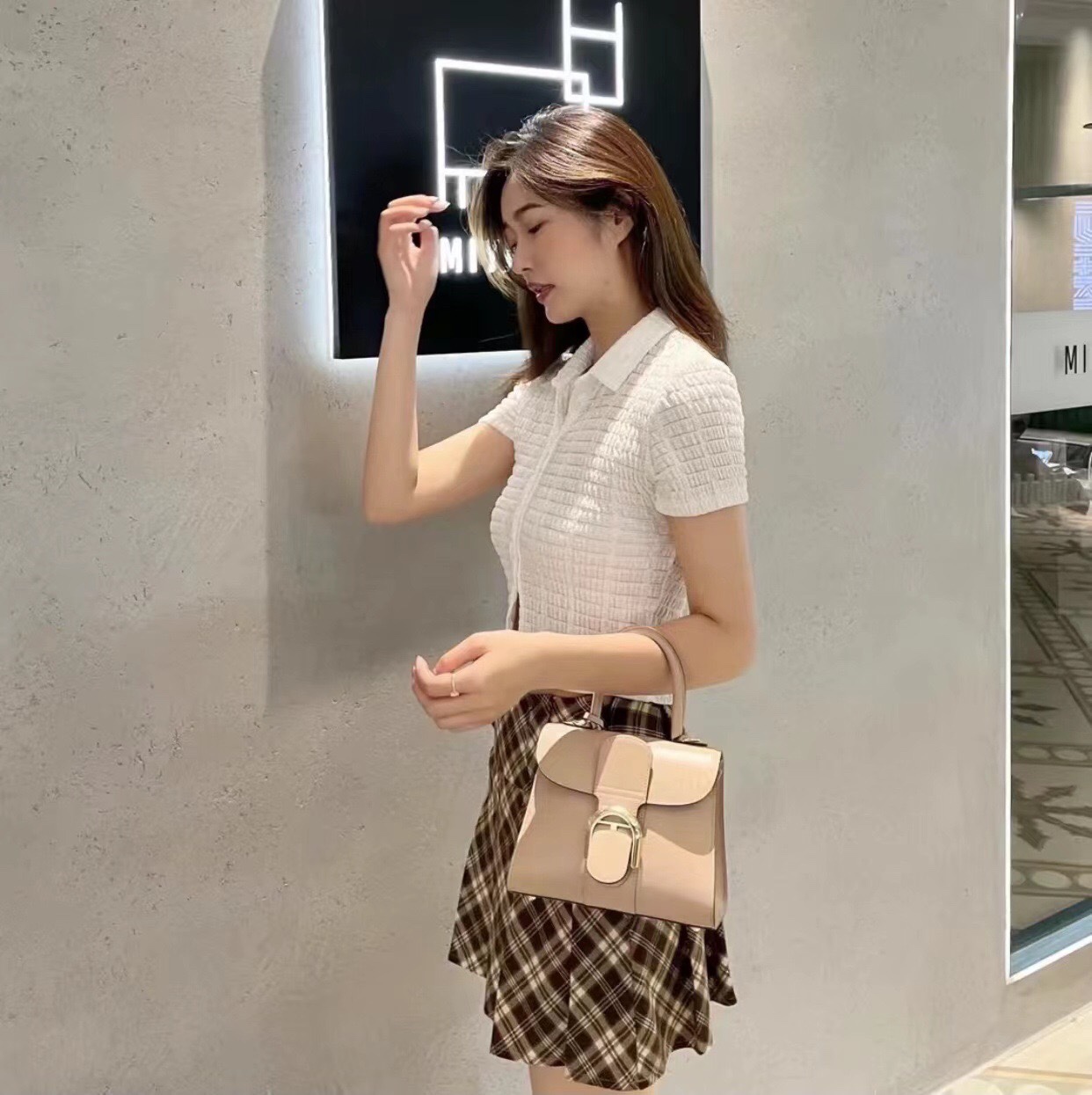 Delvaux Product _dkcqfbl8AK-8gfG92PuahT0RUriSN2u9fiLeVpA