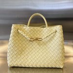 Bottega Veneta Top
 Bags Handbags Gold Weave Sheepskin Spring/Summer Collection