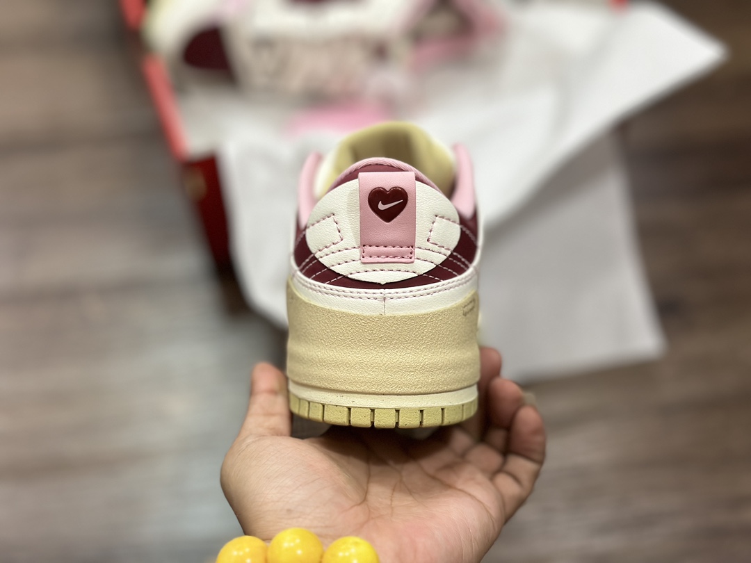 300 NIKE SB Dunk Low 低帮休闲运动鞋 FD4617-667