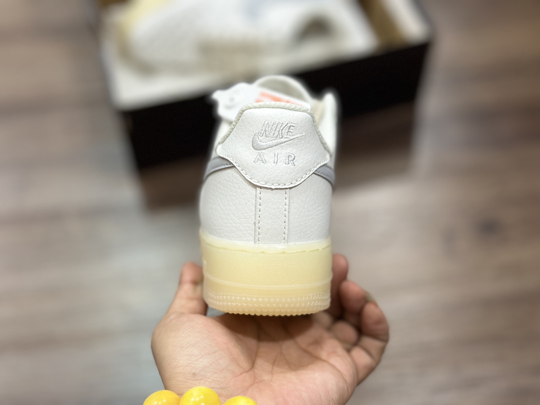 200 Nike Air Force 1 LOW 空军一号低帮运动鞋 FD0793-100