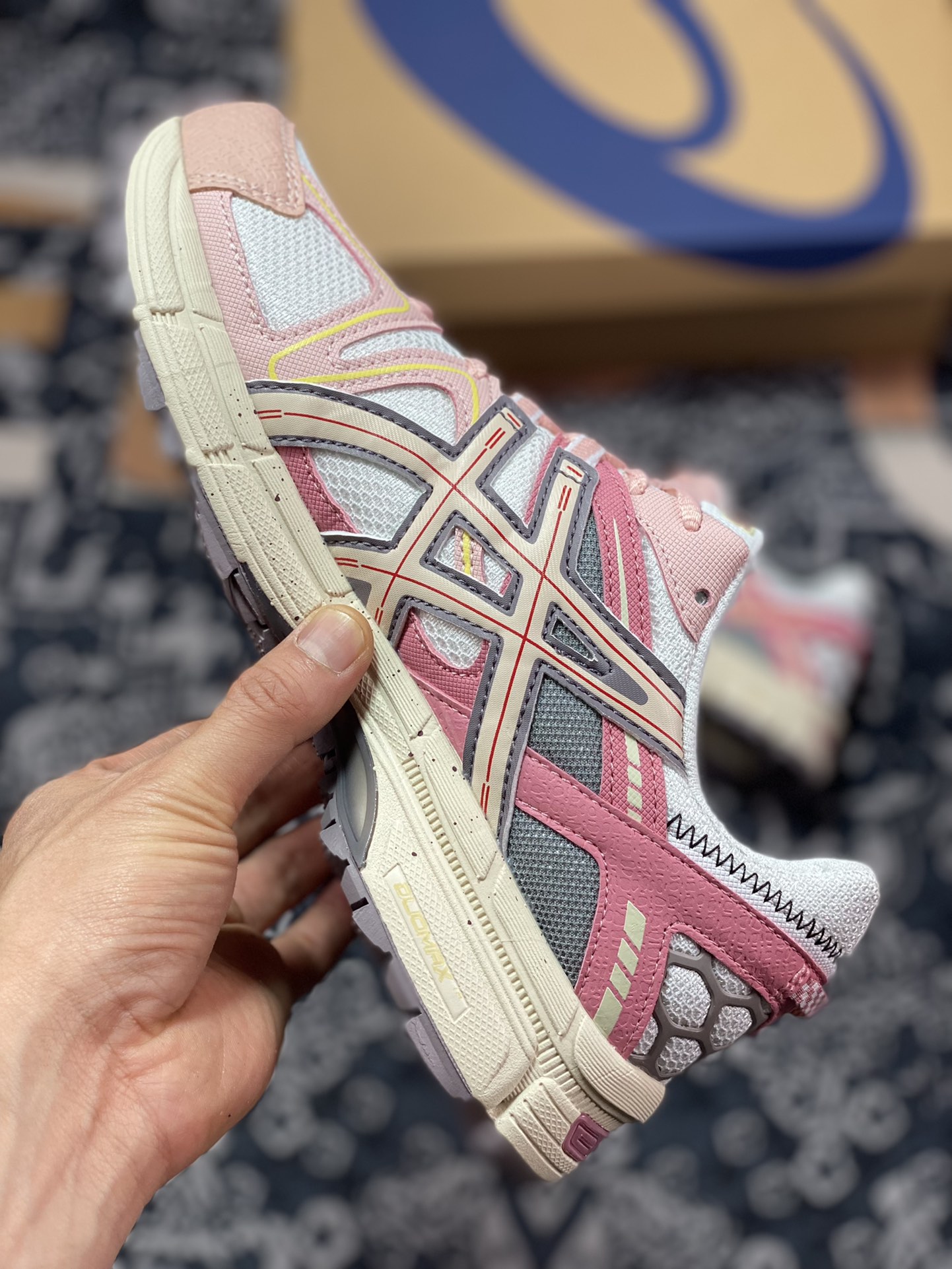 200 Asics Gel-Kahana 8 系列 粉 亚瑟士经典户外跑鞋 1012A978