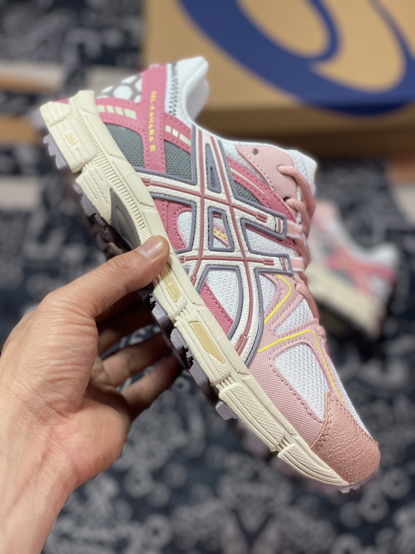 200 Asics Gel-Kahana 8 系列 粉 亚瑟士经典户外跑鞋 1012A978