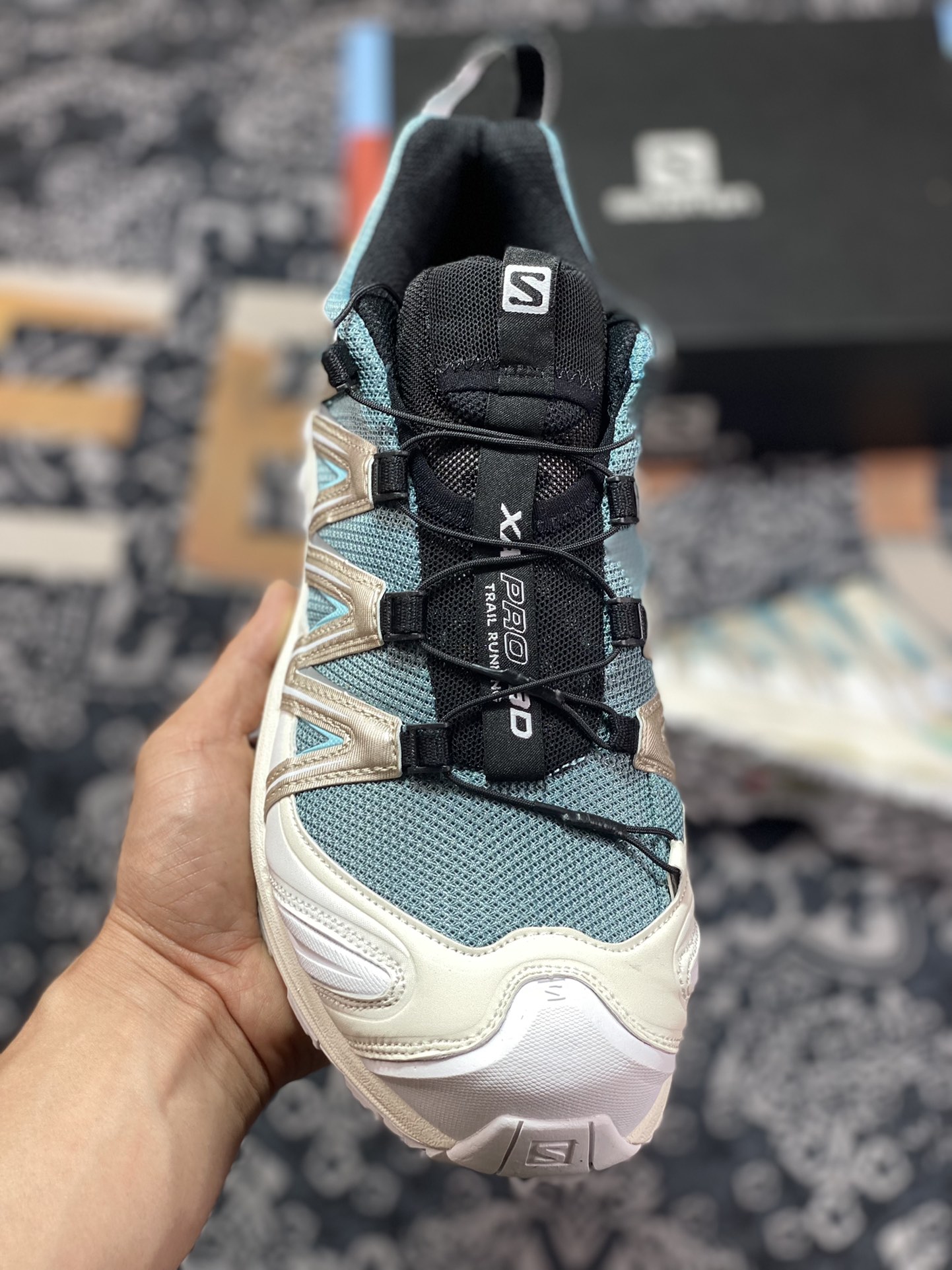 320 萨洛蒙/Salomon XT-Quest ADV”Trellis/Bleached Sand/Tanager Turquoise”XT探索者跑步鞋“灰蓝香槟金白”413148