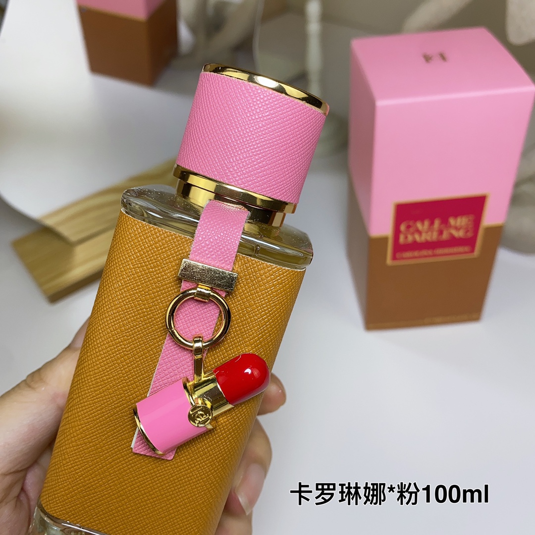 💰100包邮  卡罗琳娜·海莱拉-粉100ml
Carolina Herrera 香水Call Me Darling 叫我亲爱的