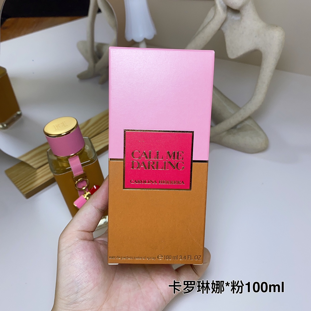 💰100包邮  卡罗琳娜·海莱拉-粉100ml
Carolina Herrera 香水Call Me Darling 叫我亲爱的