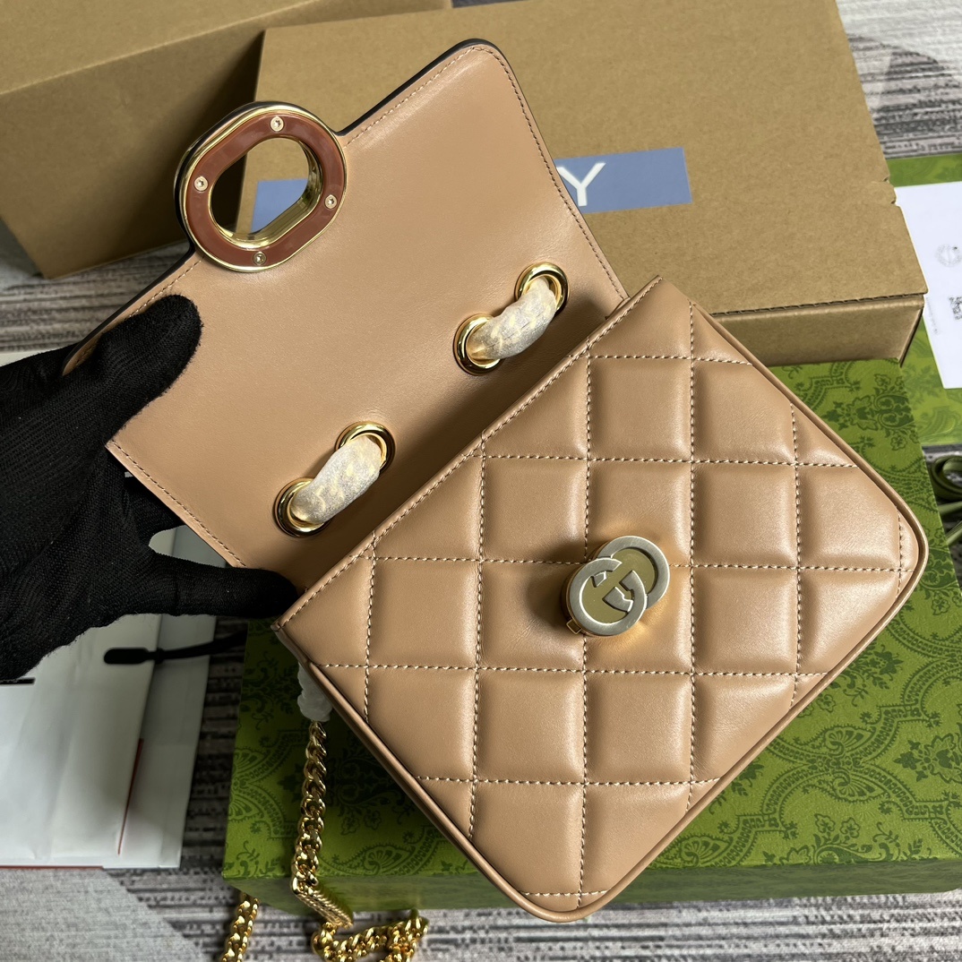配全套包装️GucciDeco系列mini肩背包Gucci不断拓展自身视野以全新手法焕新演绎经典廓形和精