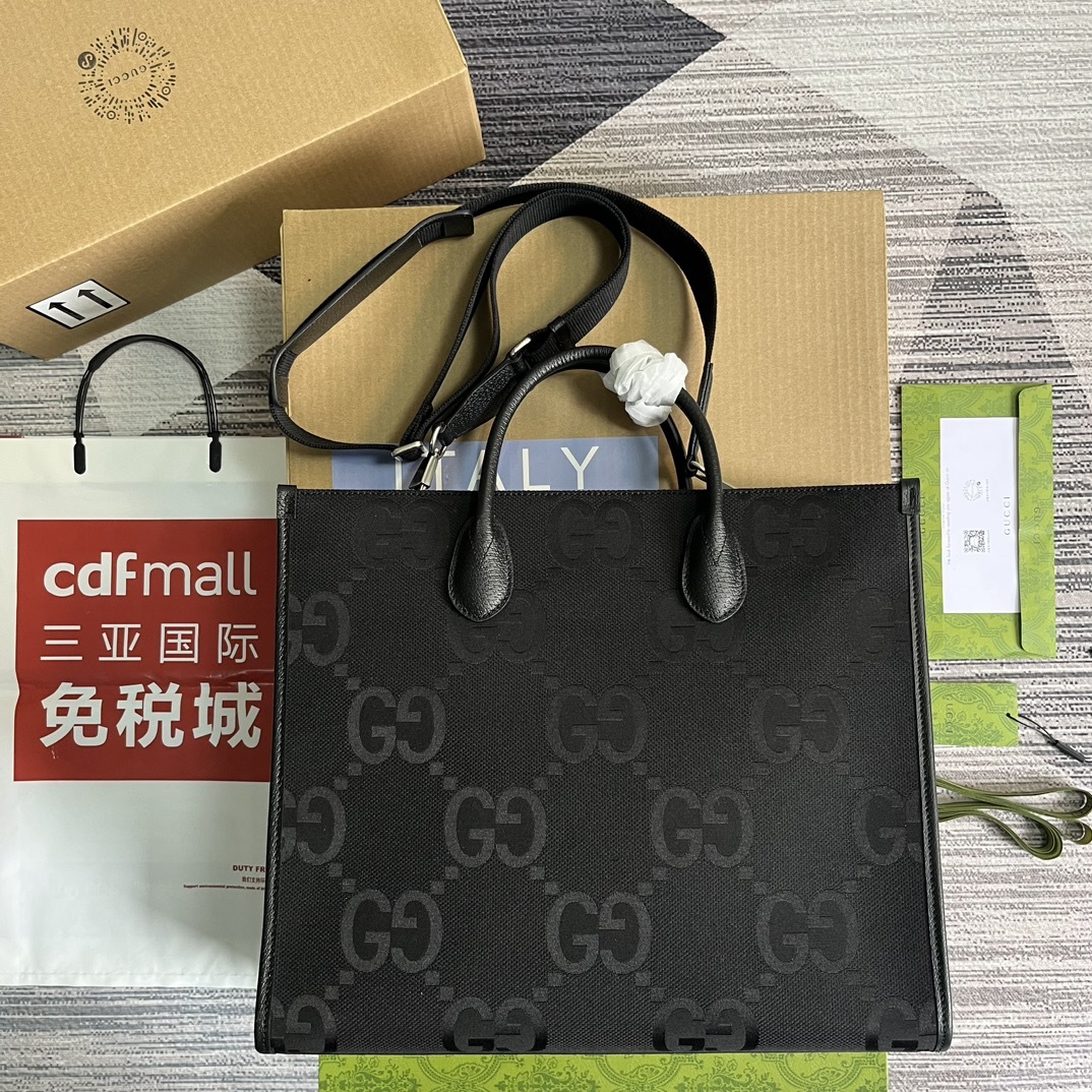 配全套包装️️超级双G托特包在2023春夏系列中超级双G以全黑设计焕新演绎标志性旅行箱包作为对Gucci