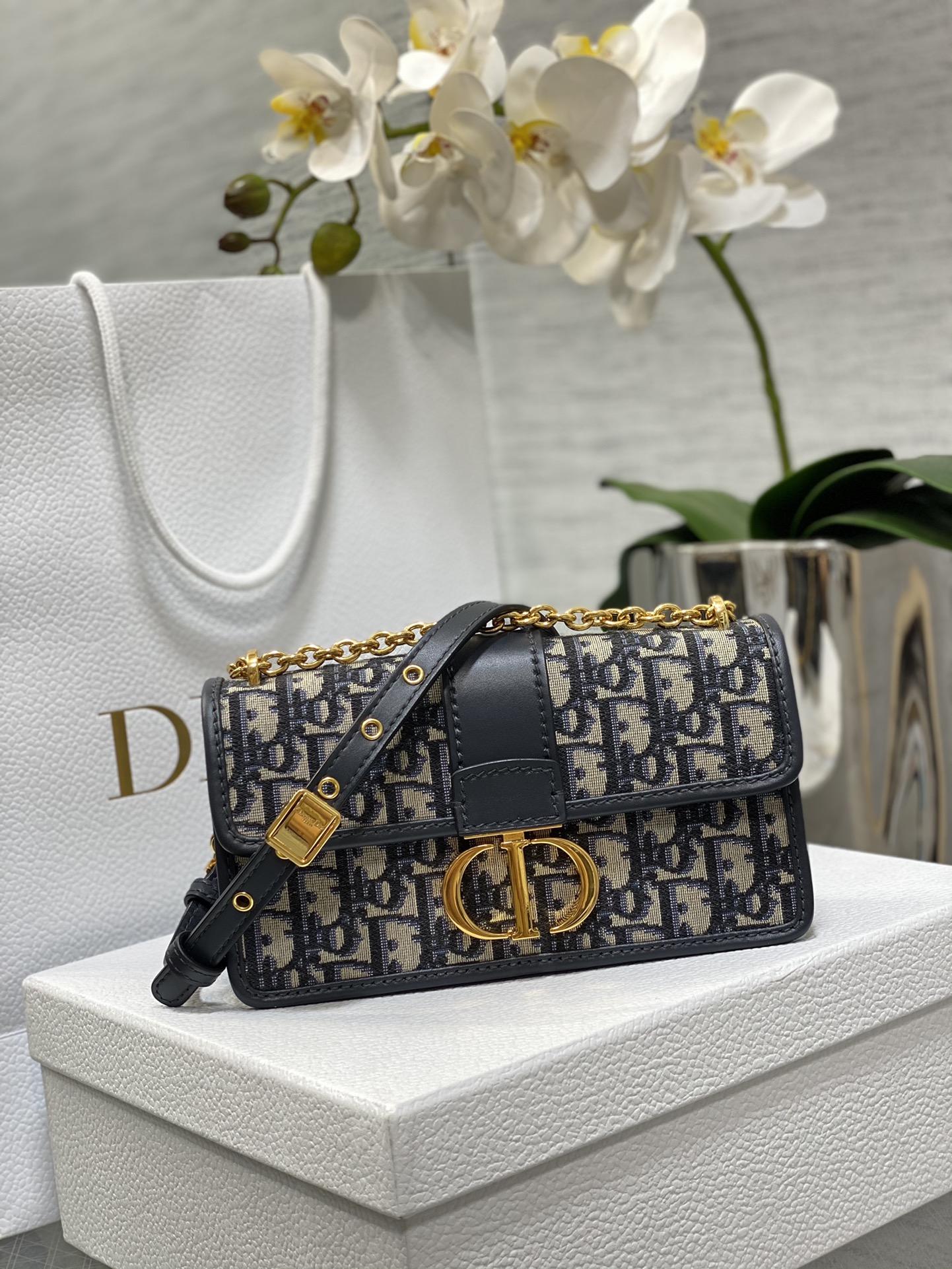 𝐌𝐨𝐧𝐭𝐚𝐢𝐠𝐧𝐞𝟑𝟎Términos de la cadena de trompeta Montaigne