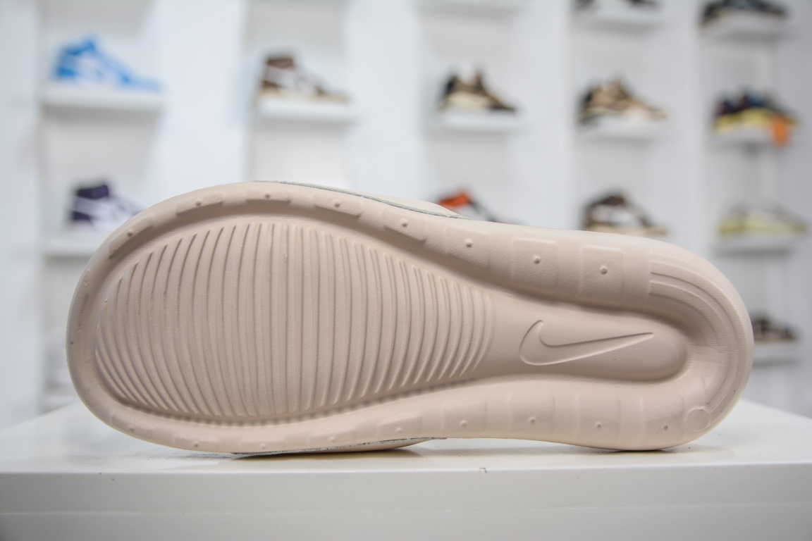 90 Nike Victori One Slide Print Mix 米色 维多利一号系列夏季沙滩运动防滑一字潮流拖鞋 CN9677-200