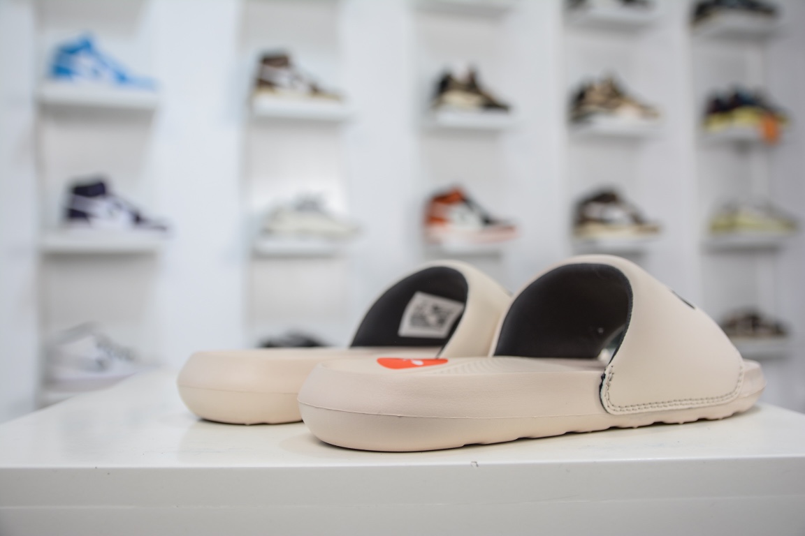 90 Nike Victori One Slide Print Mix 米色 维多利一号系列夏季沙滩运动防滑一字潮流拖鞋 CN9677-200