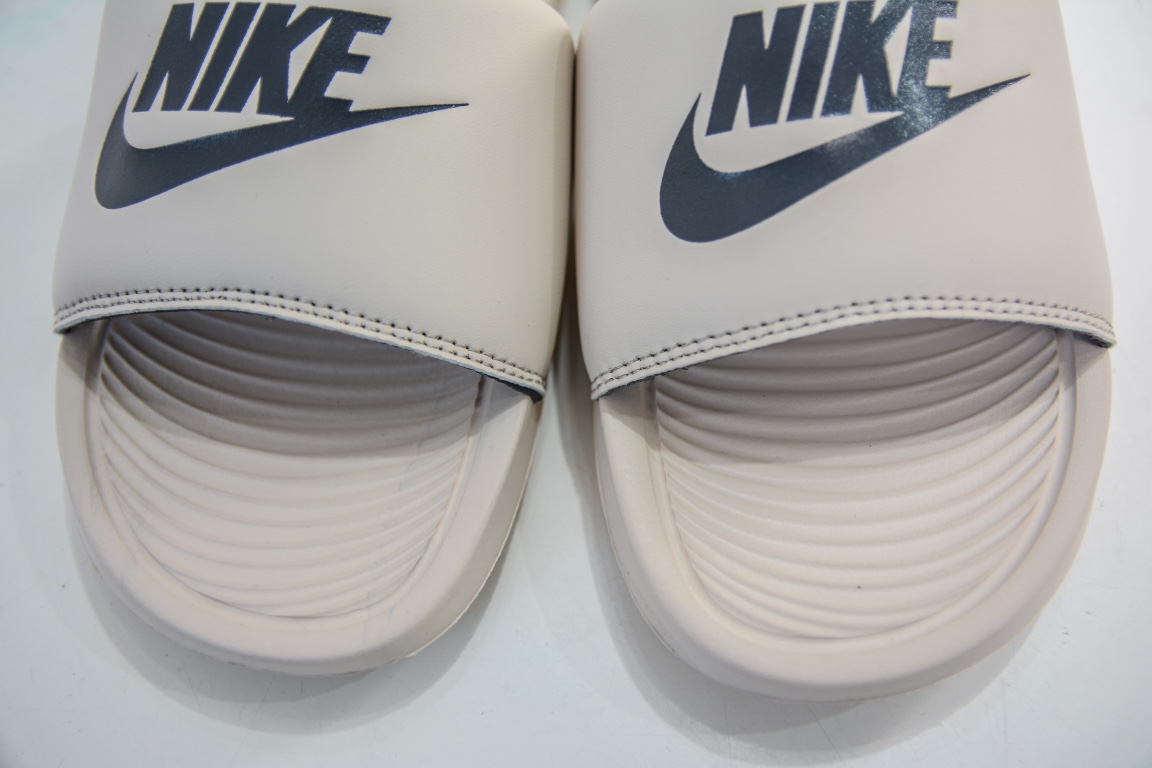 90 Nike Victori One Slide Print Mix 米色 维多利一号系列夏季沙滩运动防滑一字潮流拖鞋 CN9677-200