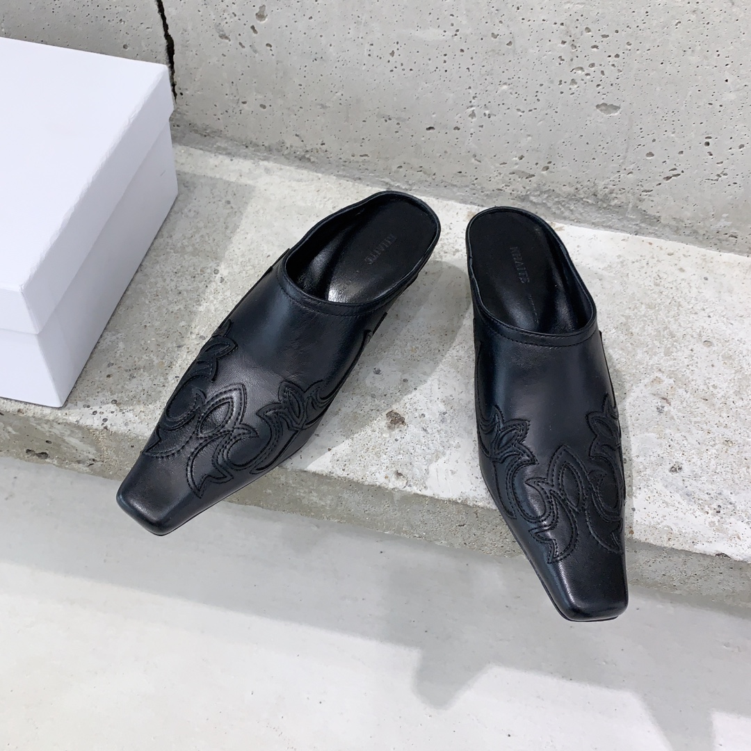Khaite 2023 Collection: Stylish High-Heeled Slippers for Women with True Beauty - 图片 2