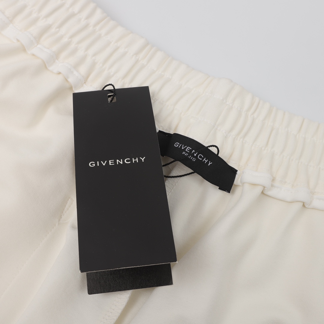 Givenchy /纪梵希 23ss 4g 大logo 印花短裤 时尚简约感爆棚