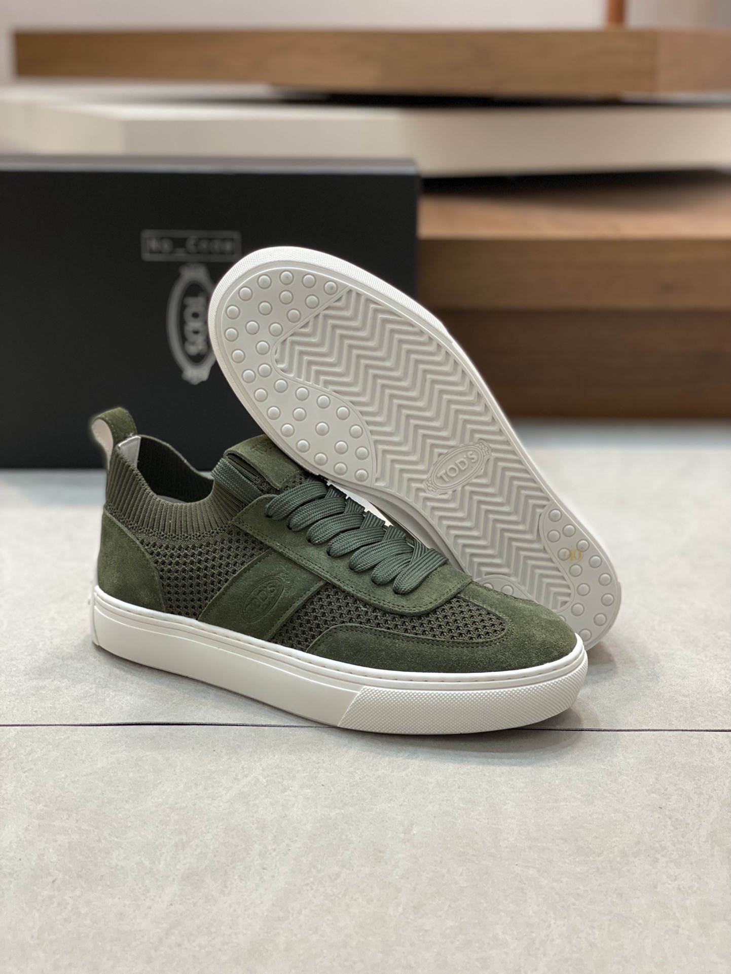 Factory Price Tods Men's Flyweave Patchwork SneakersLa zapatilla deportiva TOD'S es una llamativa no