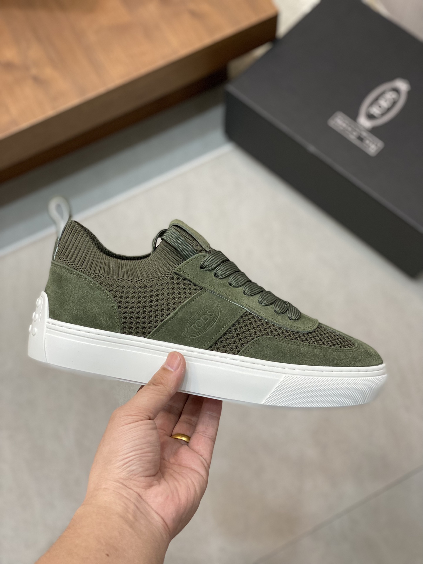 Factory Price Tods Men's Flyweave Patchwork SneakersLa zapatilla deportiva TOD'S es una llamativa no
