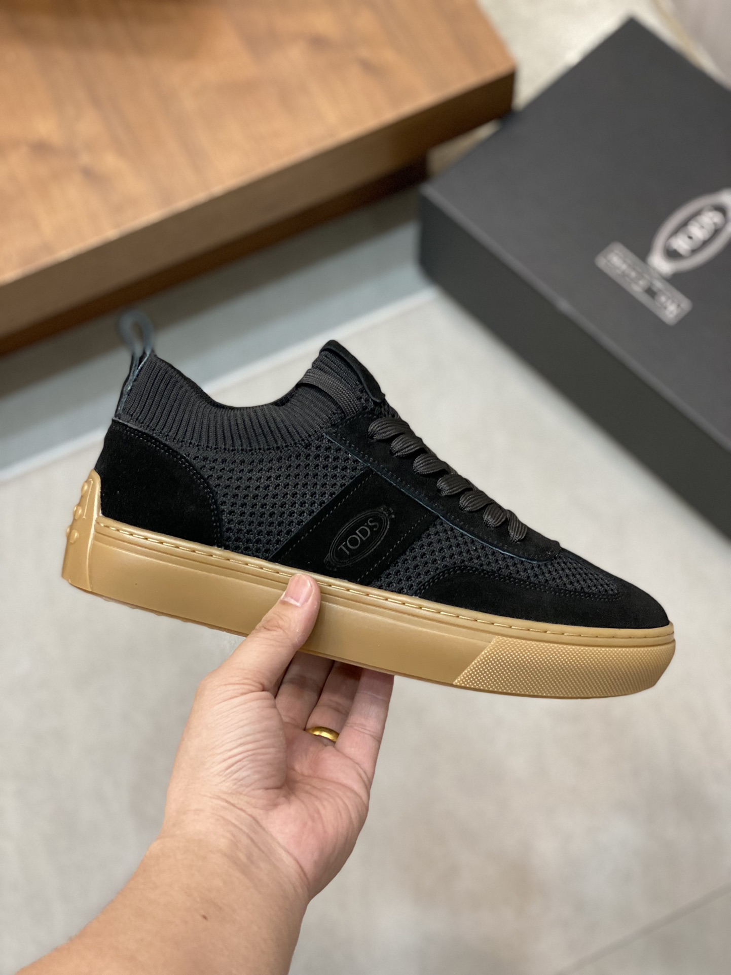 Factory Price Tods Men's Flyweave Patchwork SneakersLa zapatilla deportiva TOD'S es una llamativa no