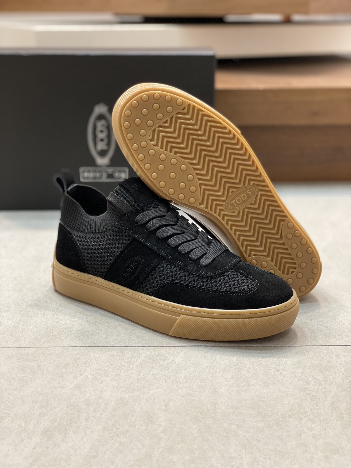Factory Price Tods Men's Flyweave Patchwork SneakersLa zapatilla deportiva TOD'S es una llamativa no