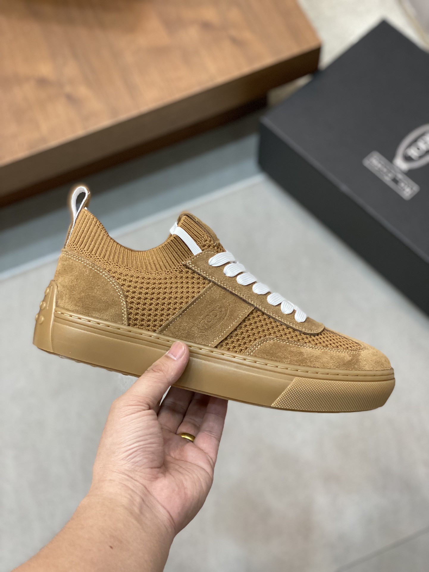 Factory Price Tods Men's Flyweave Patchwork SneakersLa zapatilla deportiva TOD'S es una llamativa no