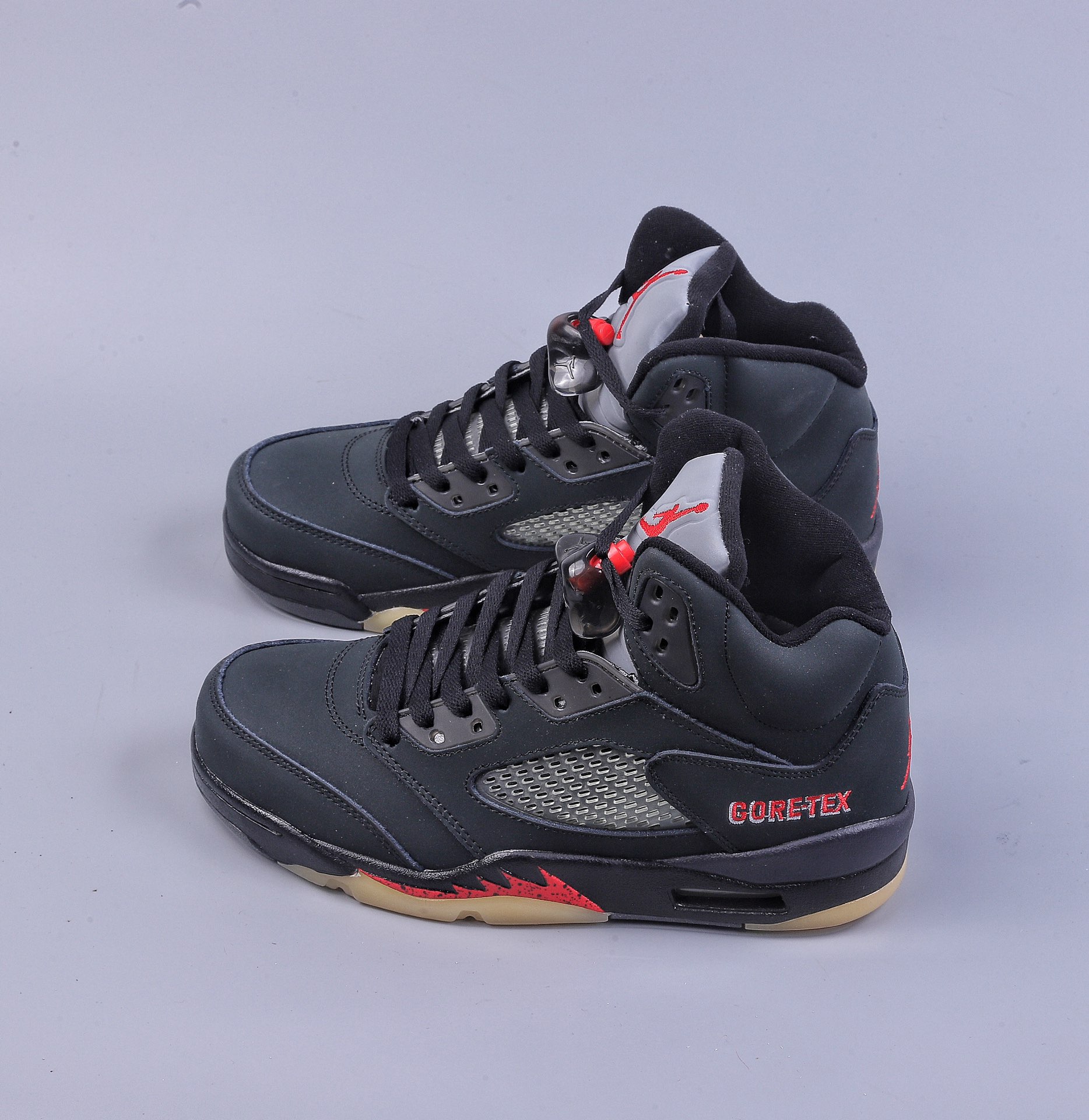 260 Air Jordan 5 gore-tex ”off-noir”黑红 中底侧面带有战斗机的鲨鱼牙齿纹路 DR0092-001