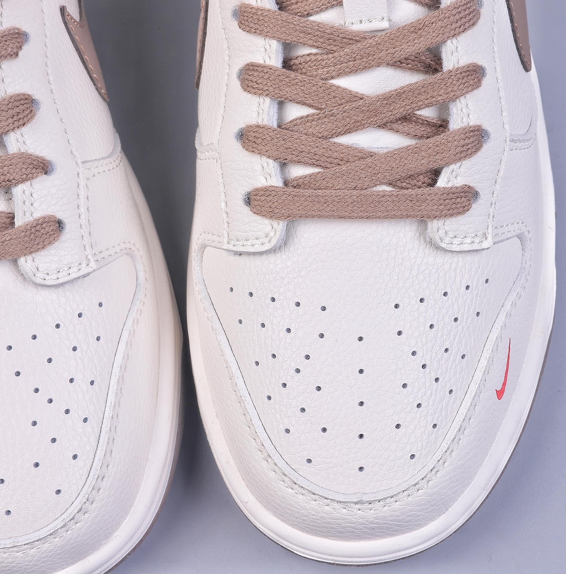 220 Nike SB Dunk Low “supreme联名-奶白咖啡” 周年高端定制低帮休闲板鞋  XD6188-001