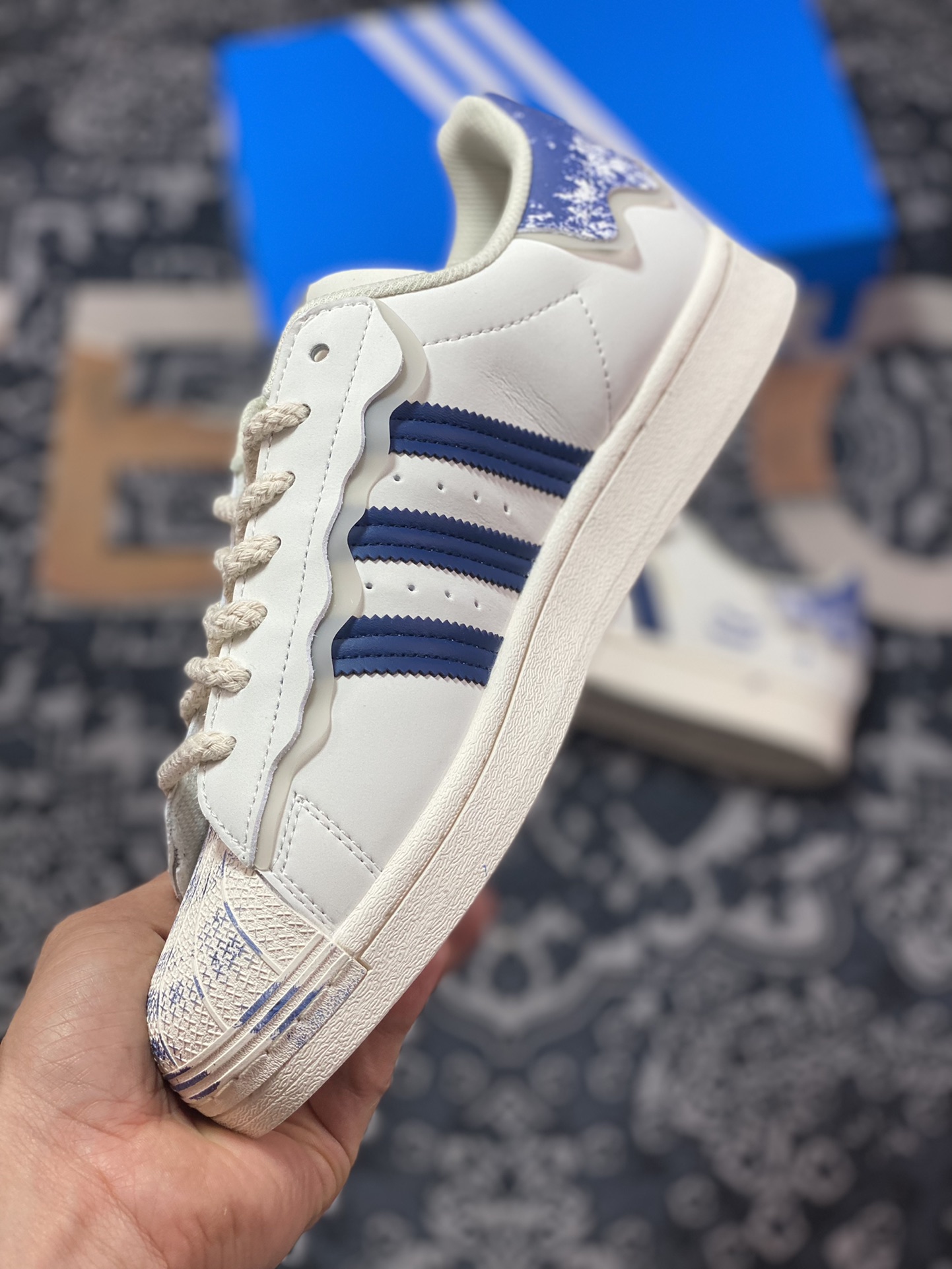 Originals Superstar ”Milk White/Blue ink” shell toe series low-top sneakers ”Milk White Lace Ink Blue Universe Graffiti” GW4441