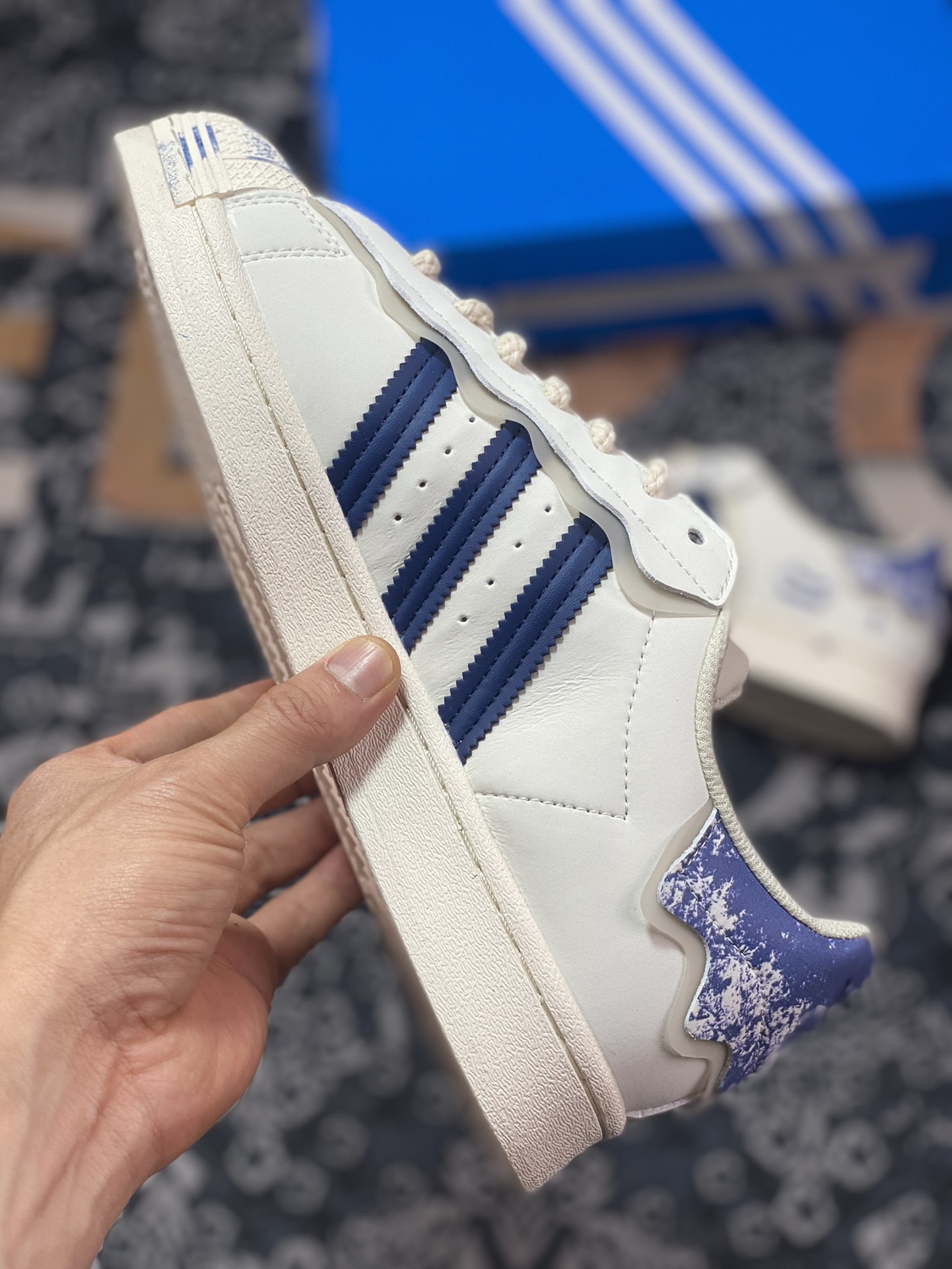 Originals Superstar ”Milk White/Blue ink” shell toe series low-top sneakers ”Milk White Lace Ink Blue Universe Graffiti” GW4441