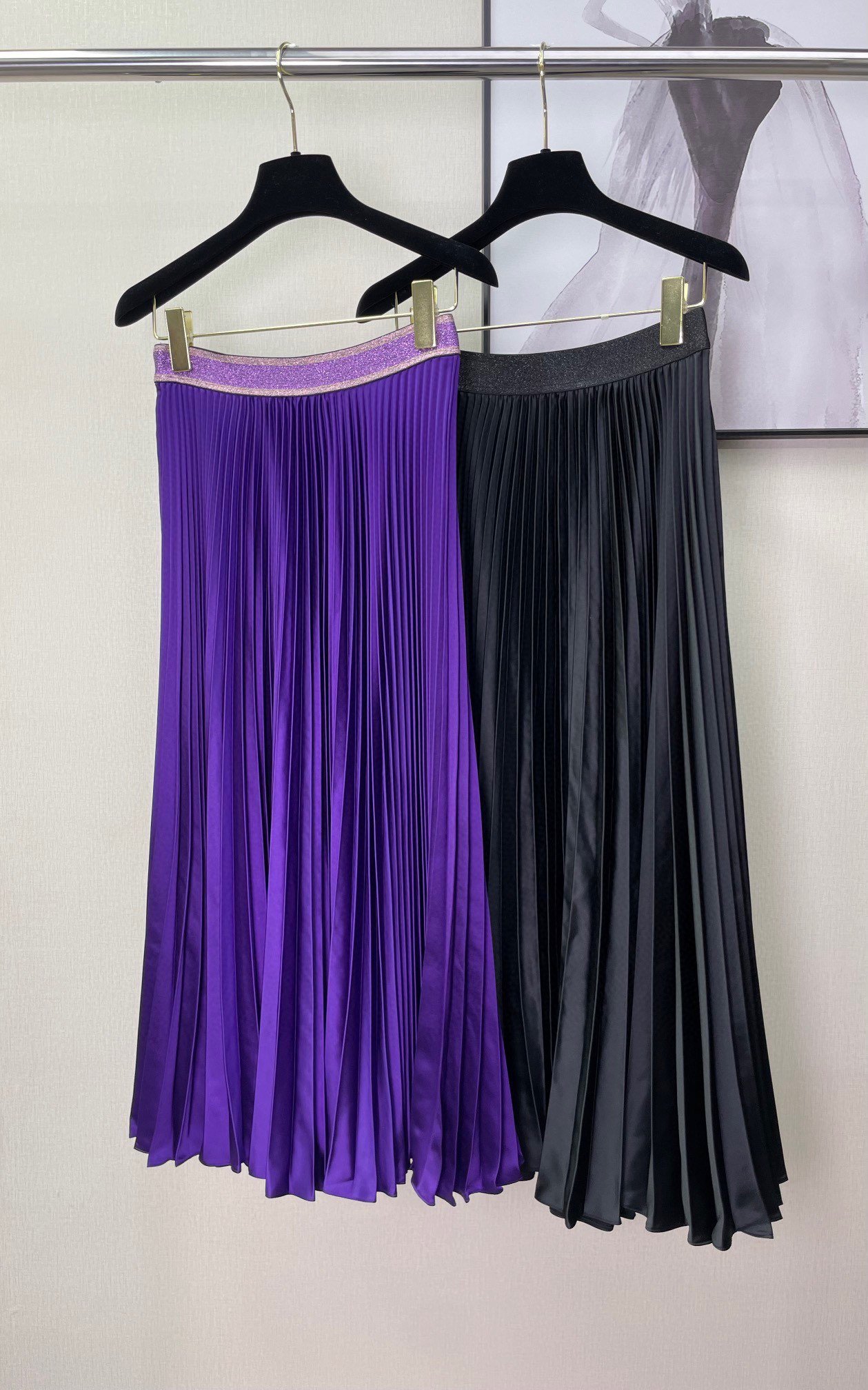 A00zbdbsVALENTIN* 23新款织带百褶半裙 紫色：M/3.L/1.XL/1。黑色：S/4.L/3