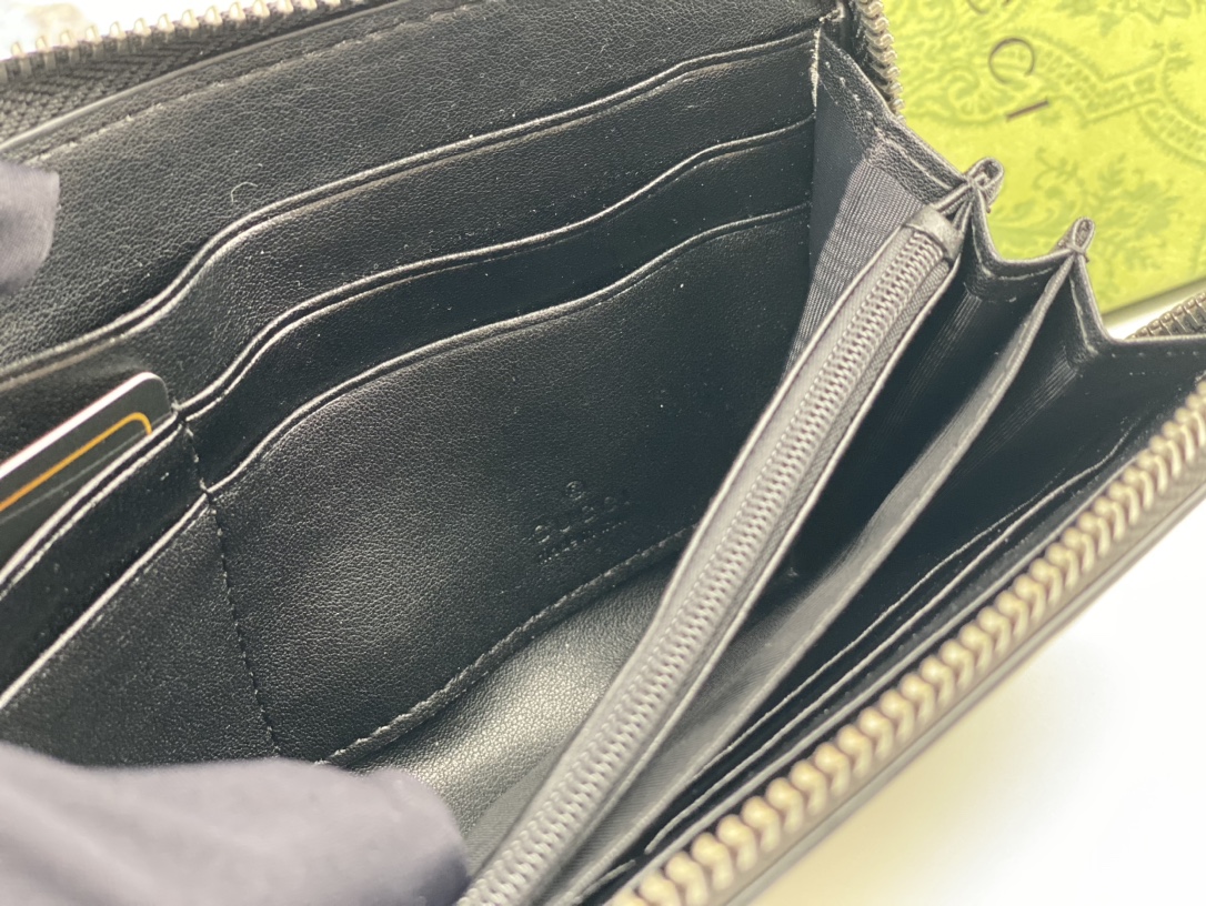Gucci GG Supreme Zip Around Wallet Dark Blue GG Supreme Canvas Standard everyday