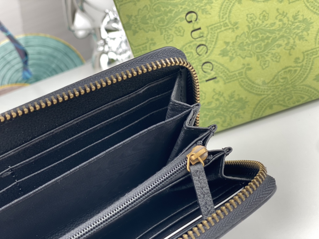 Gucci Logo Zip Around Wallet Navy Leather Long everyday