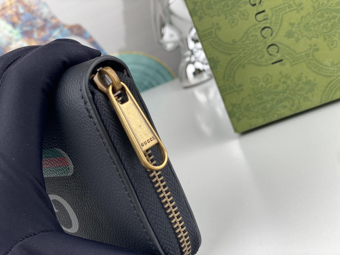 Gucci Logo Zip Around Wallet Navy Leather Long everyday