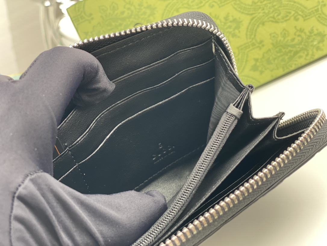 Gucci Signature Web Zip Around Wallet Black Standard everyday