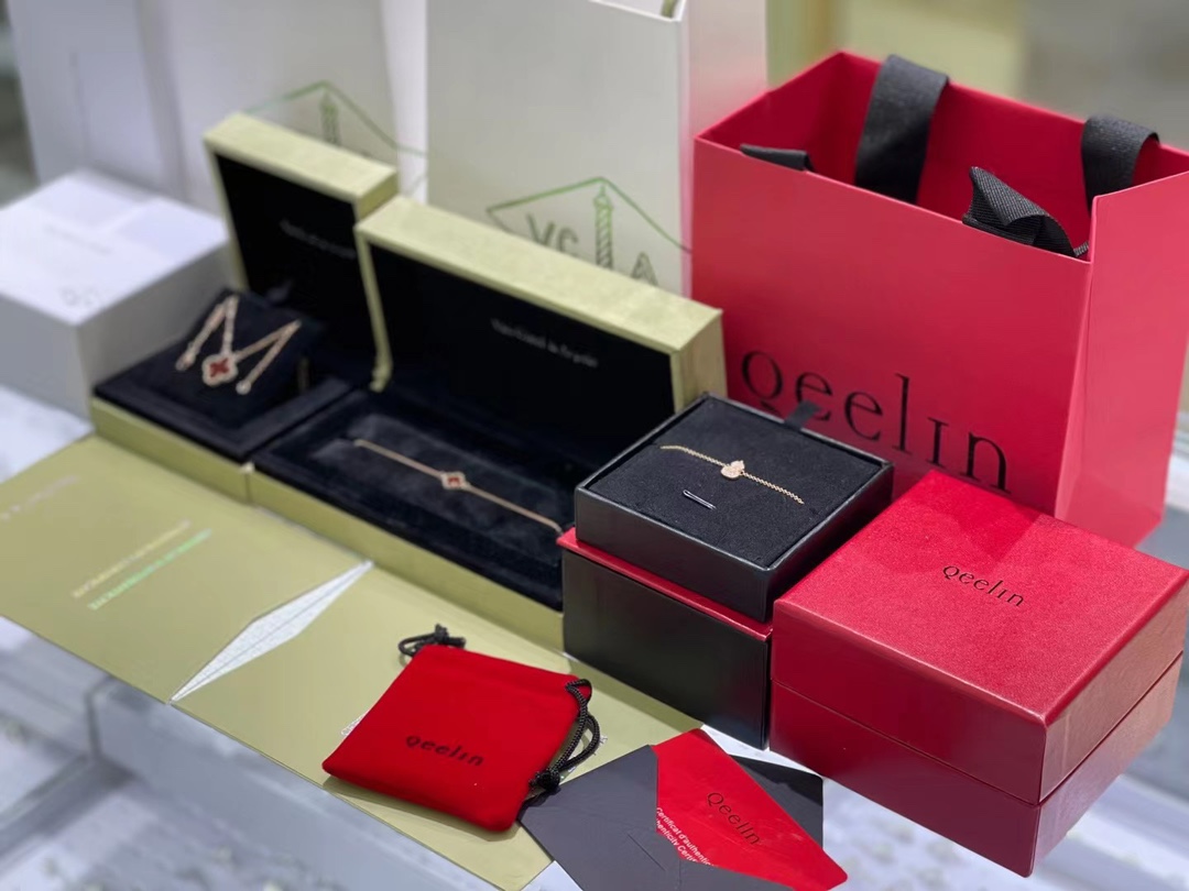 Van Cleef & Arpels VCA 四叶草项链/手链