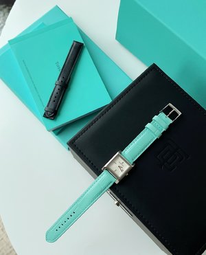 Tiffany&Co. Watch Black Blue Light White Engraving Spring/Summer Collection Fashion