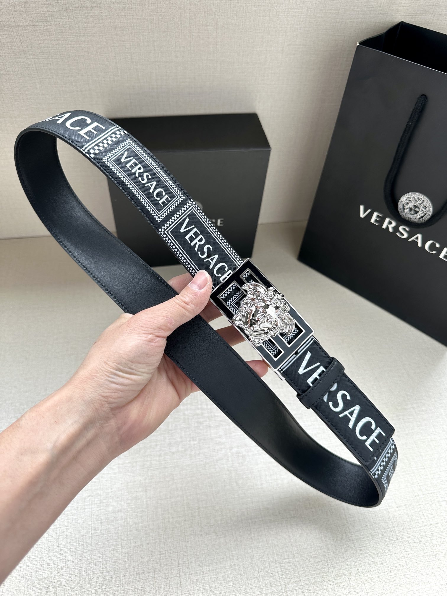 宽度3.8cmVERSACE/FEN