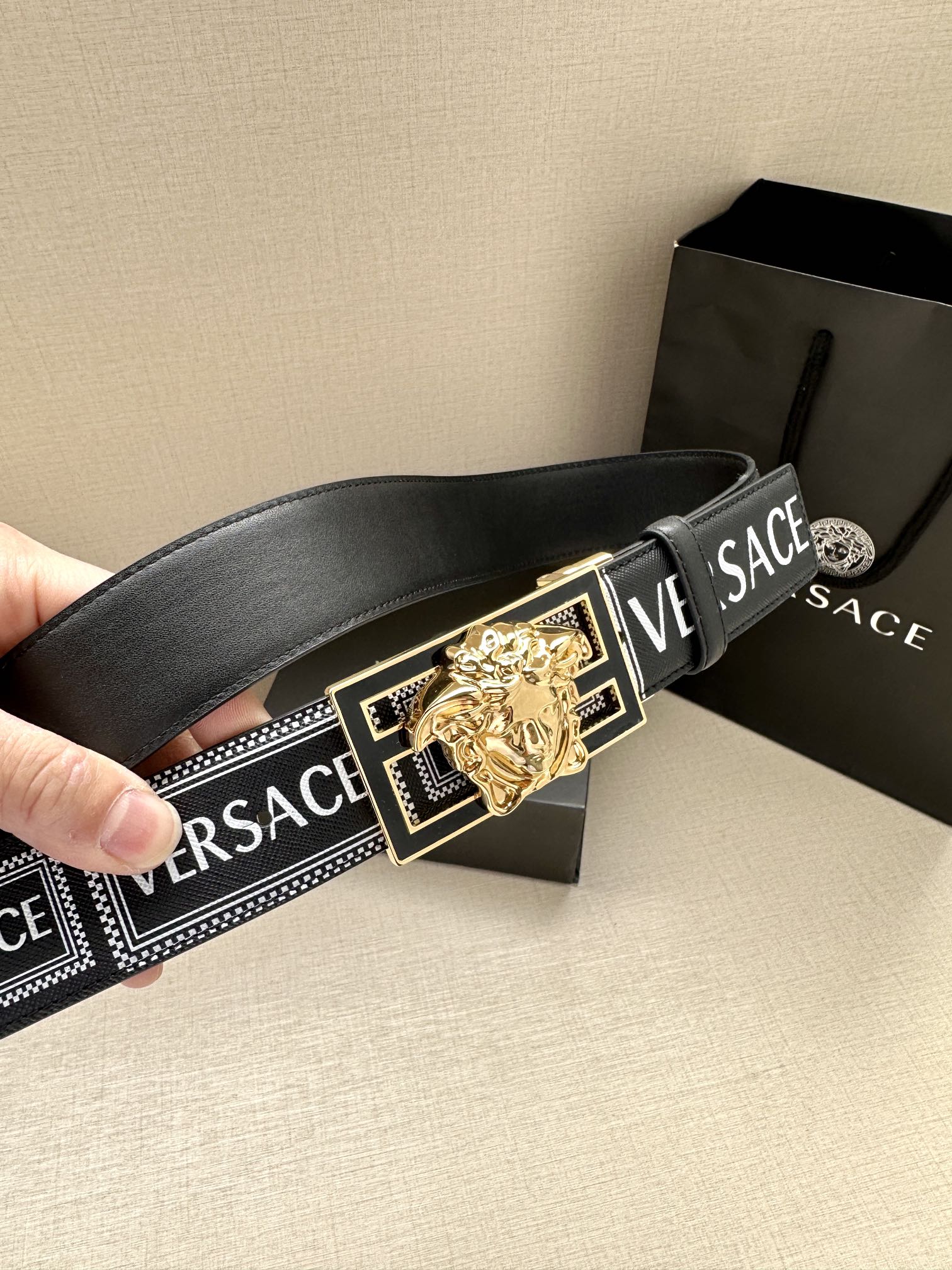 宽度3.8cmVERSACE/FEN