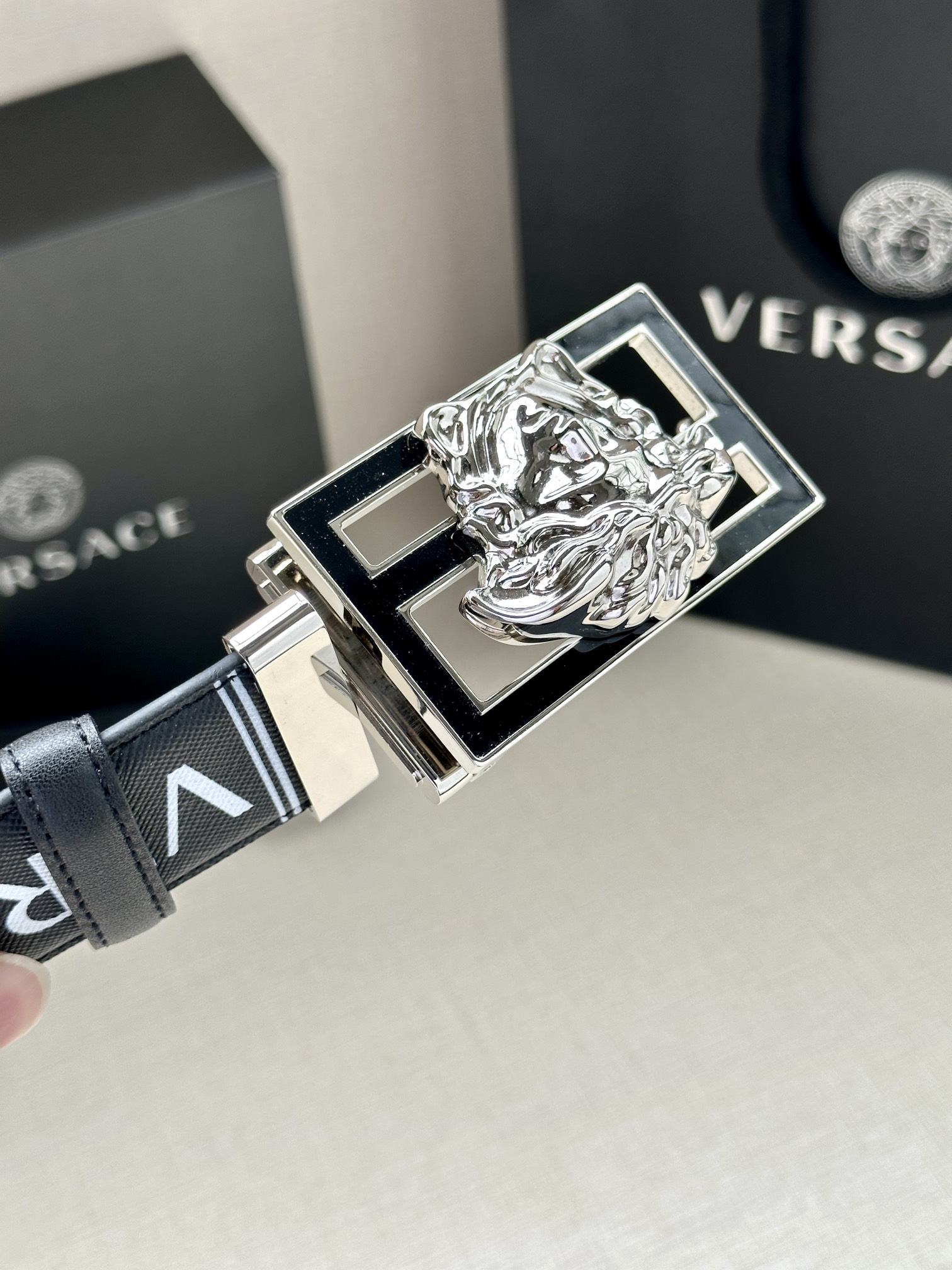 宽度3.8cmVERSACE/FEN