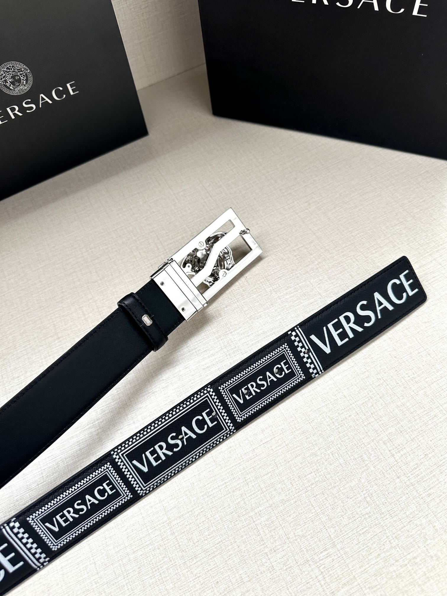 宽度3.8cmVERSACE/FEN