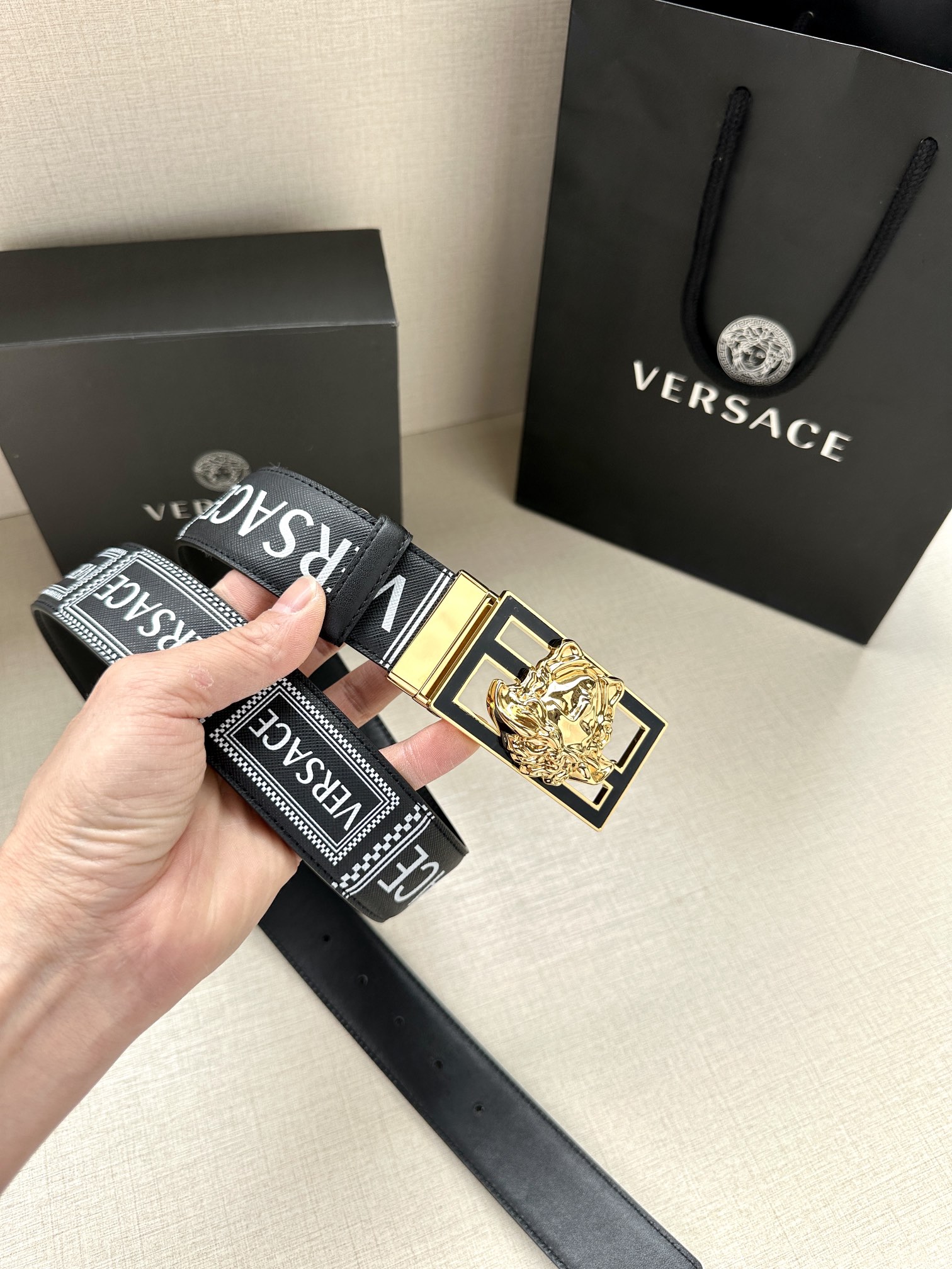 宽度3.8cmVERSACE/FEN