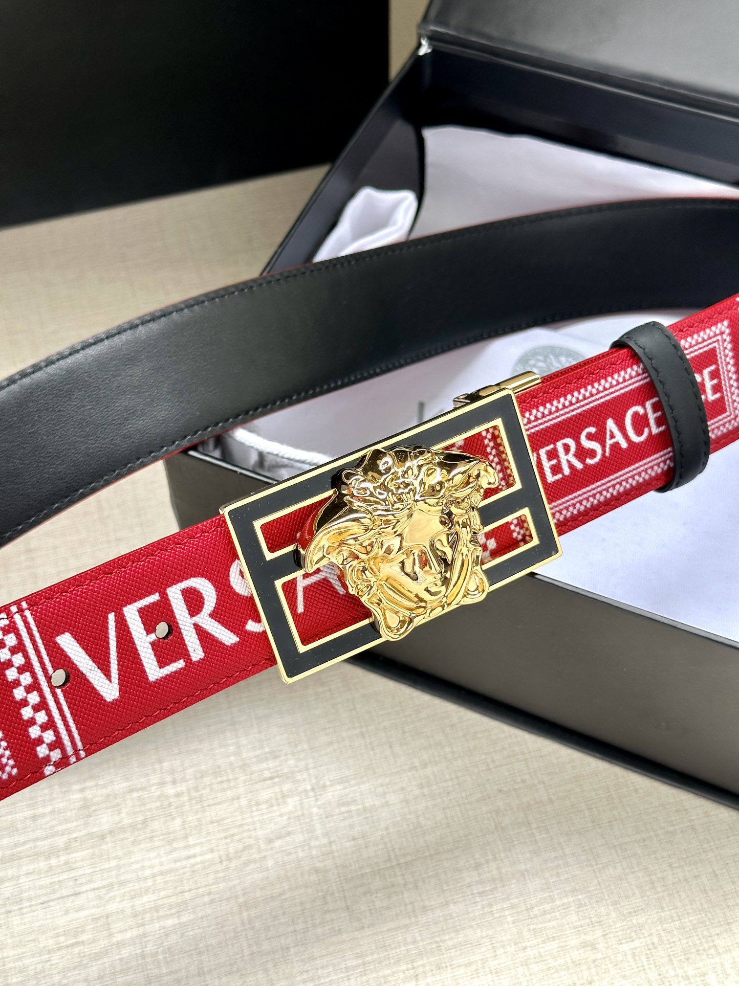 宽度3.8cmVERSACE/FEN