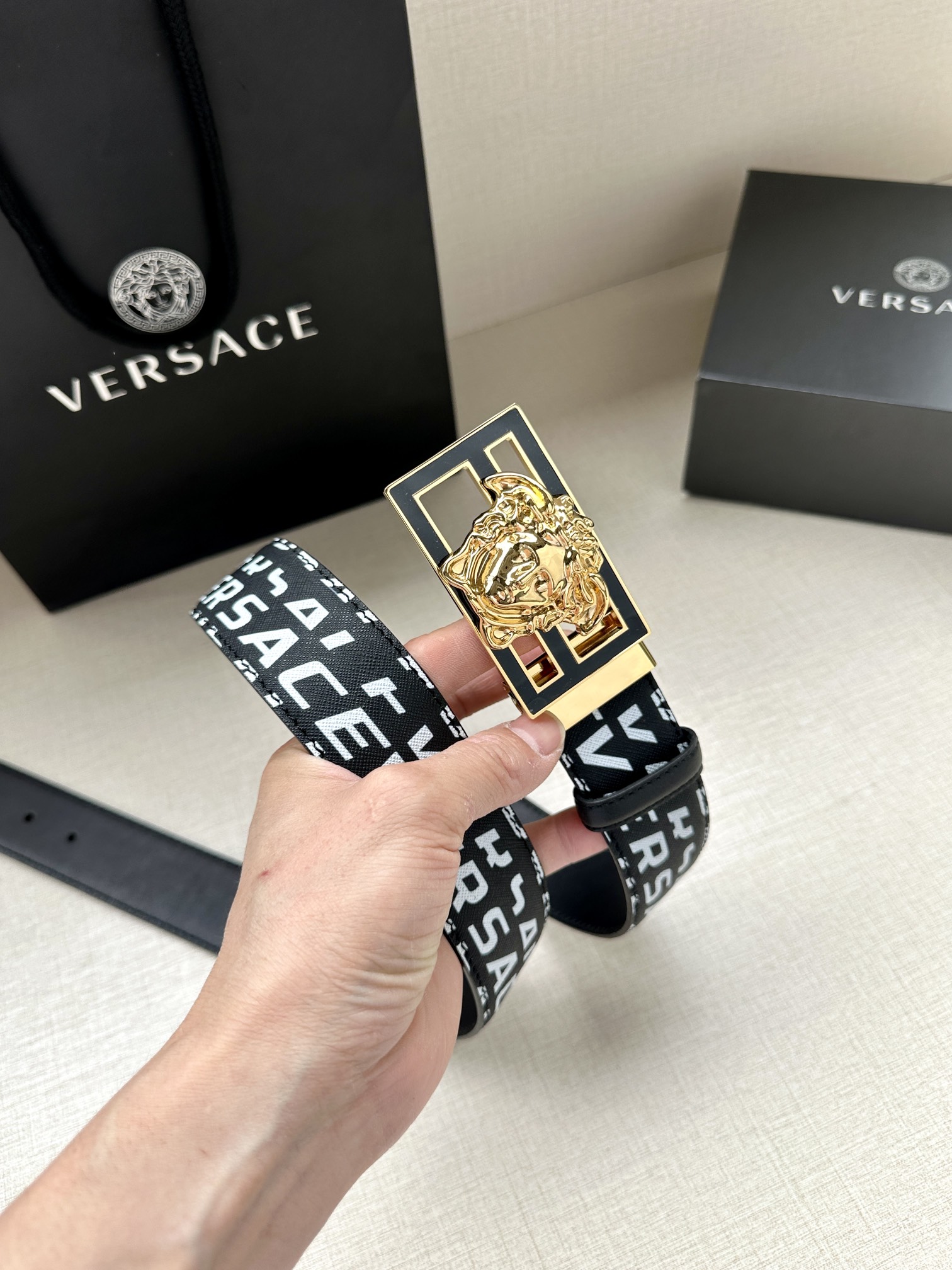 宽度3.8cmVERSACE/FEN