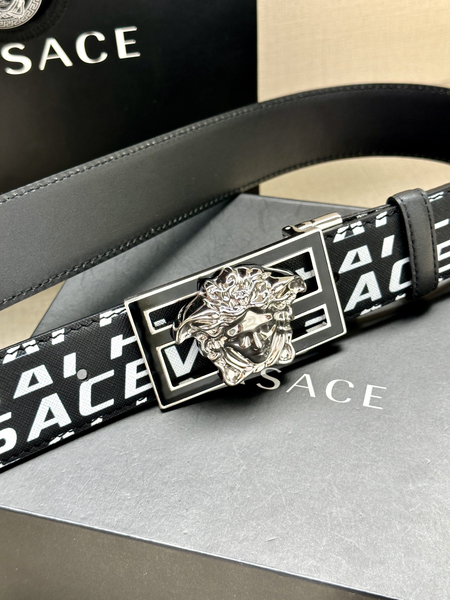 宽度3.8cmVERSACE/FEN
