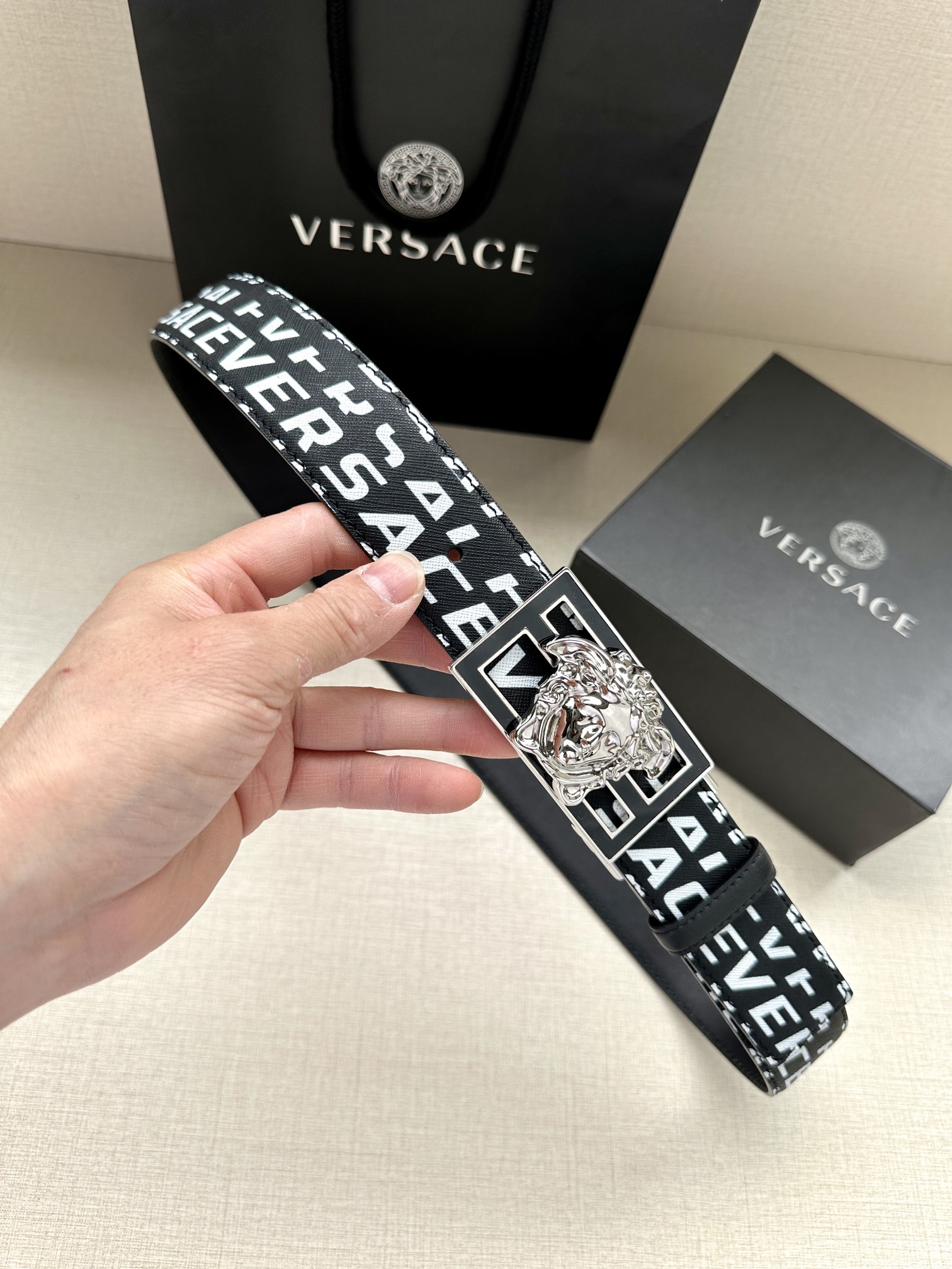 宽度3.8cmVERSACE/FEN