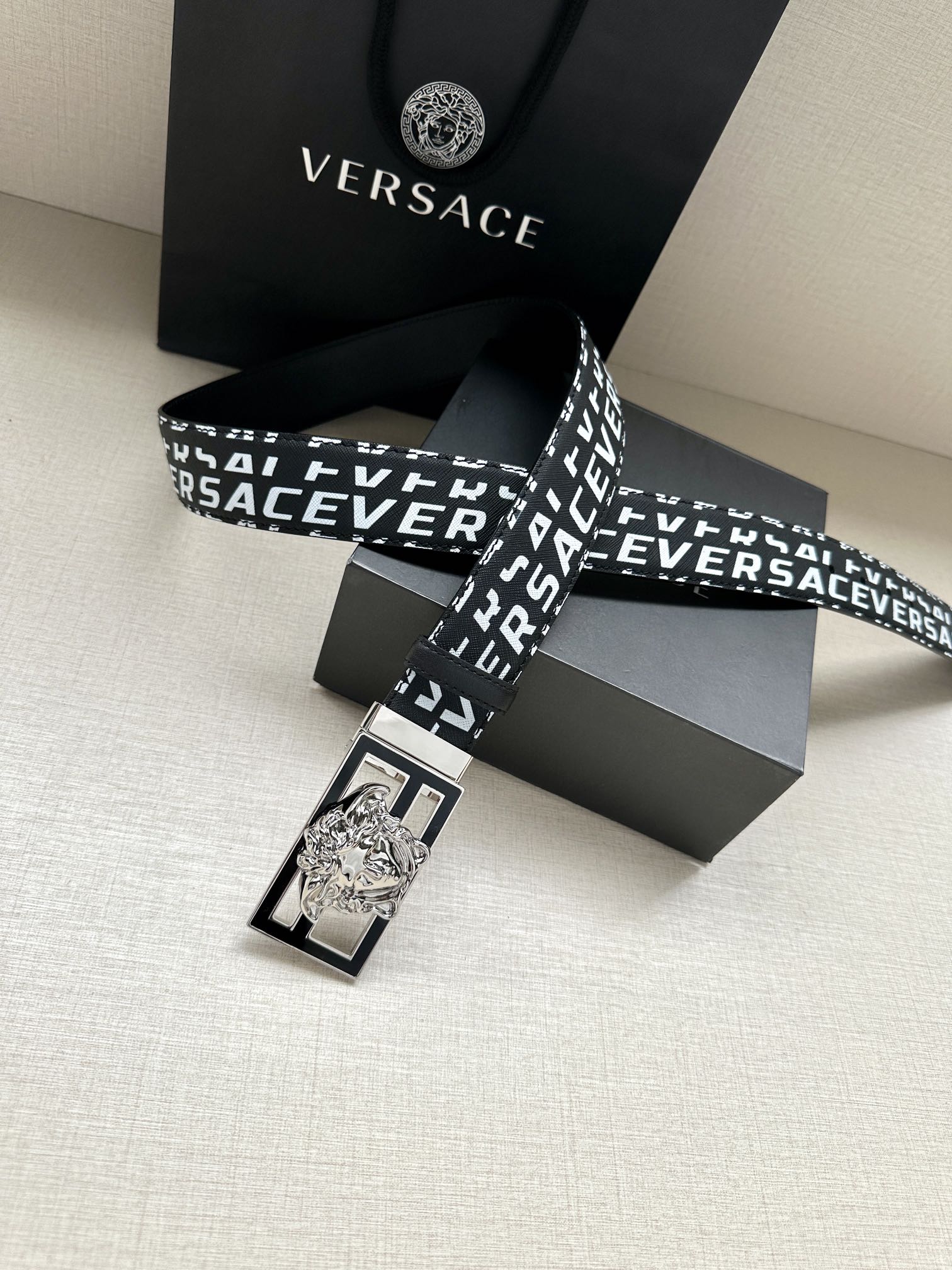宽度3.8cmVERSACE/FEN