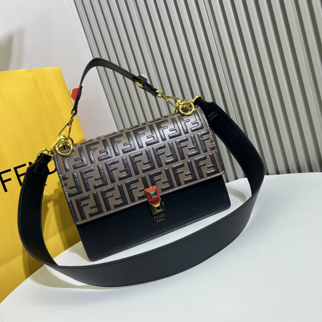 Fendi Sacs À Main Or Imprimé Cuir de veau vache