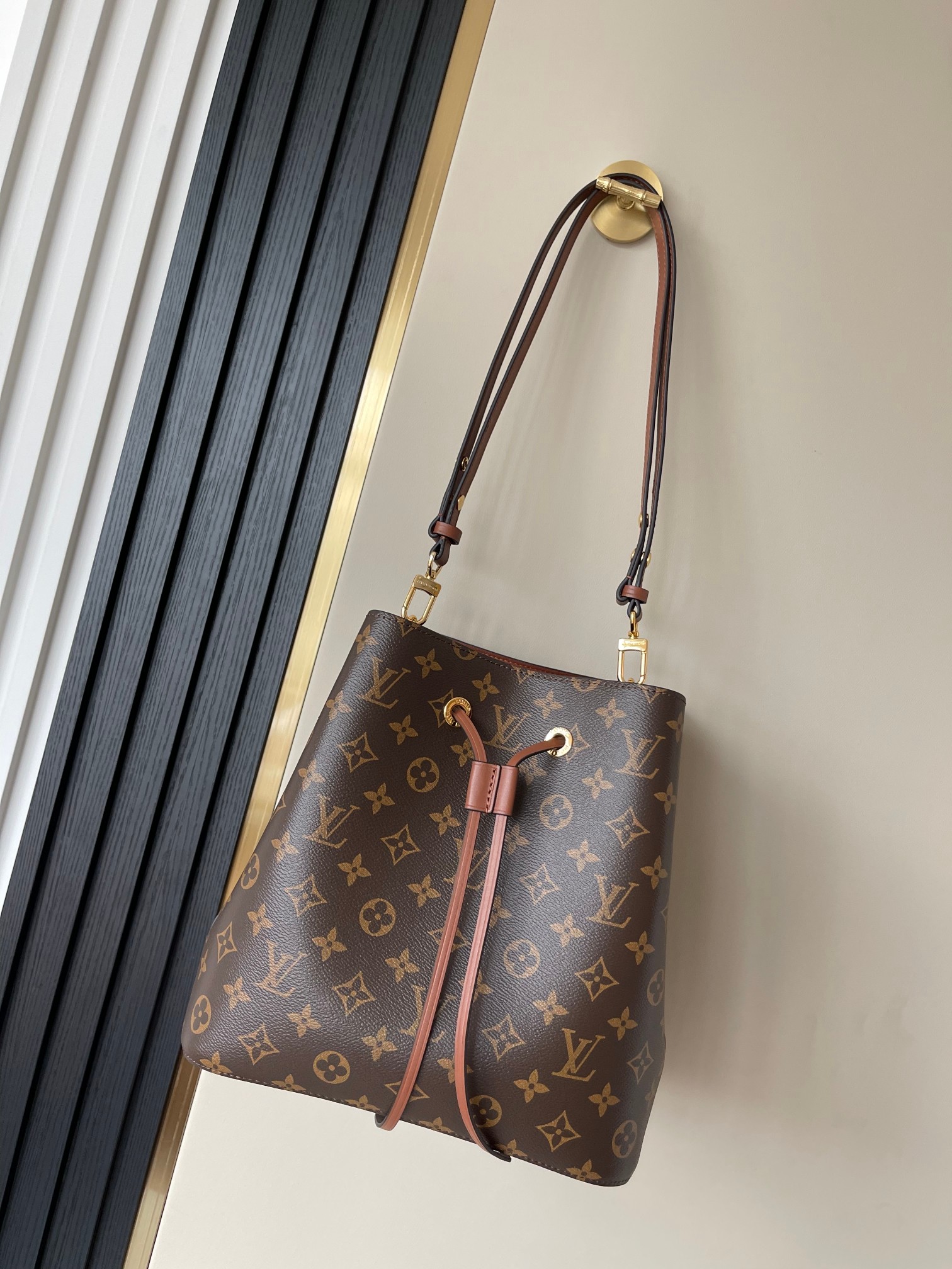 M44887 Serie de bolsos tipo cubo para presbicia caramelo