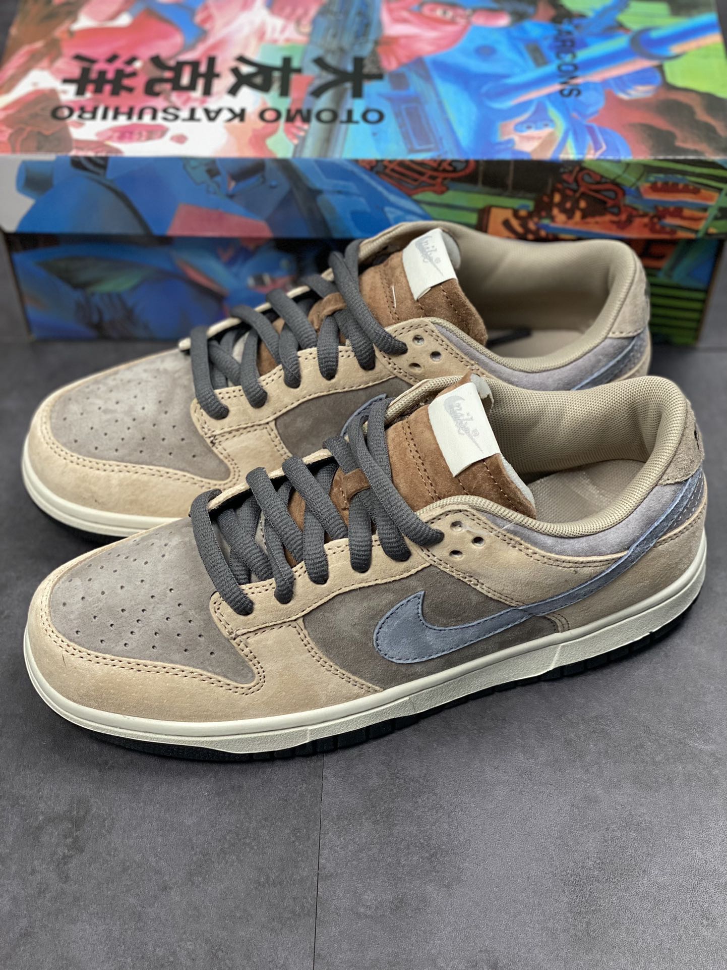 200 NIKE SB Dunk Low 大友克洋 沙棕灰雾霾蓝 FD4623-131