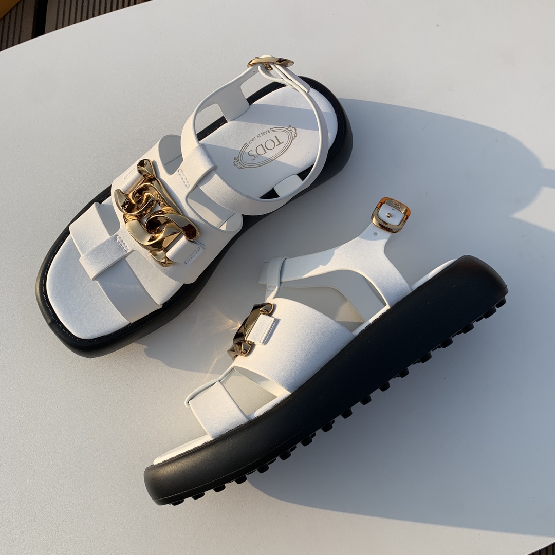 Luxurious Italian Handmade Sandals with Fine Cattle Skin and Branded Buttons - 图片 3