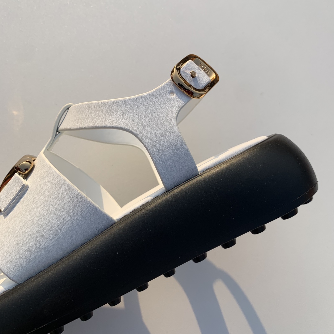 Luxurious Italian Handmade Sandals with Fine Cattle Skin and Branded Buttons - 图片 8